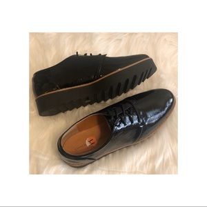 Chinese Laundry Women’s Cecilia Oxfords